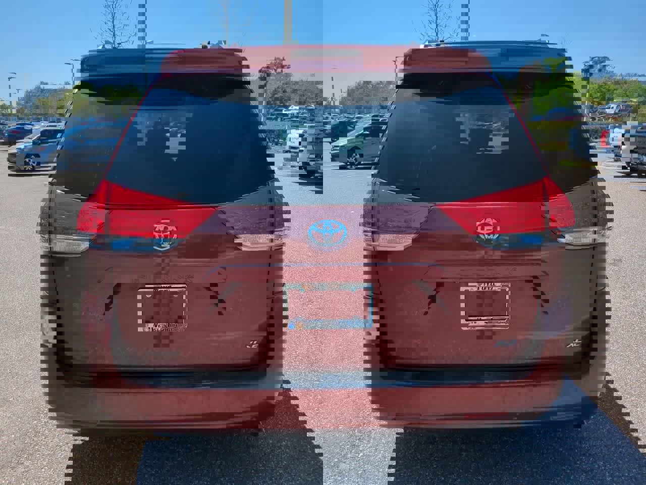 Used 2014 Toyota Sienna XLE image 5