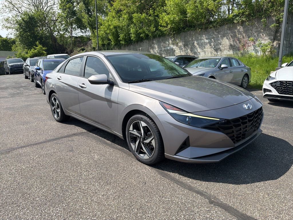 Certified 2023 Hyundai Elantra SEL w/ Convenience Package