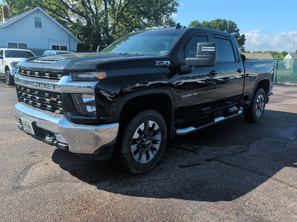 Used 2021 Chevrolet Silverado 2500 LT w/ Convenience Package AWD/4WD image 2