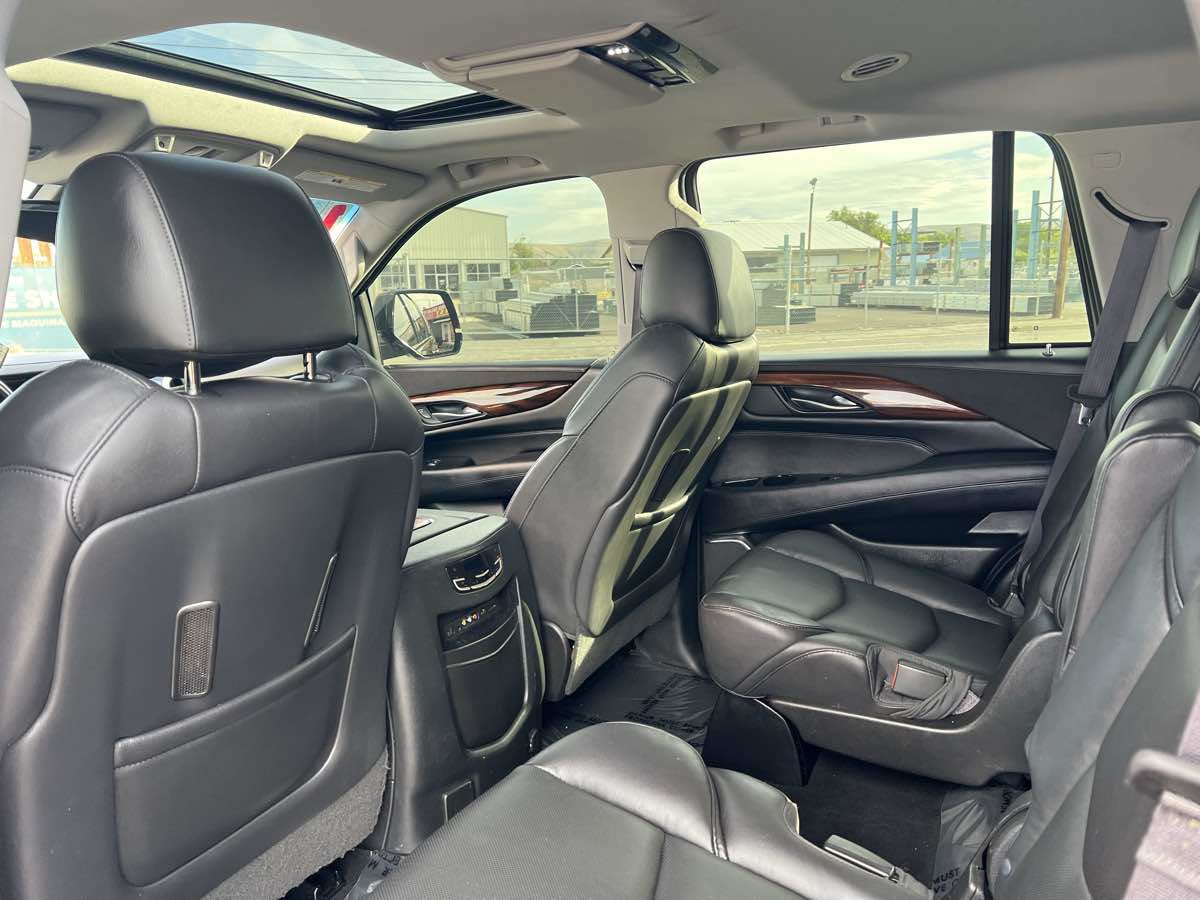 Used 2016 Cadillac Escalade Luxury AWD/4WD image 8