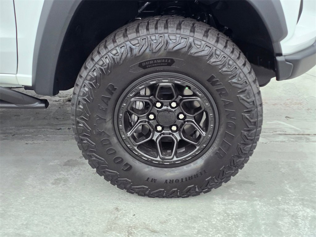 New 2026 Chevrolet Colorado ZR2 w/ ZR2 Bison Edition image 9