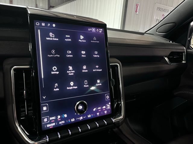 Used 2025 GMC Yukon Denali Ultimate w/ LPO, Floor Liner Package AWD/4WD image 23