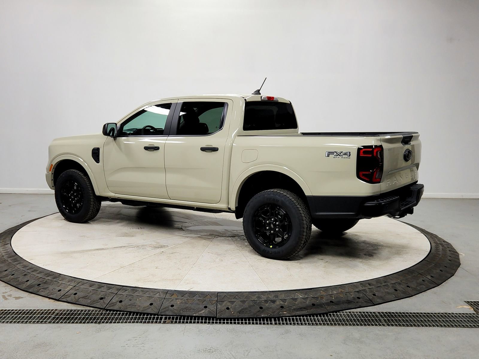 New 2026 Ford Ranger XLT w/ FX4 Off-Road Package image 5