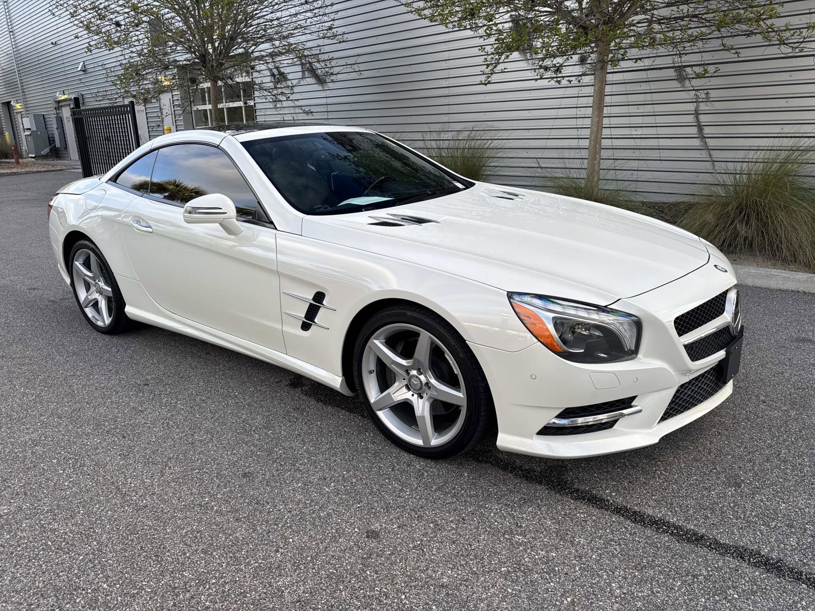 Used 2016 Mercedes-Benz SL 550 image 4