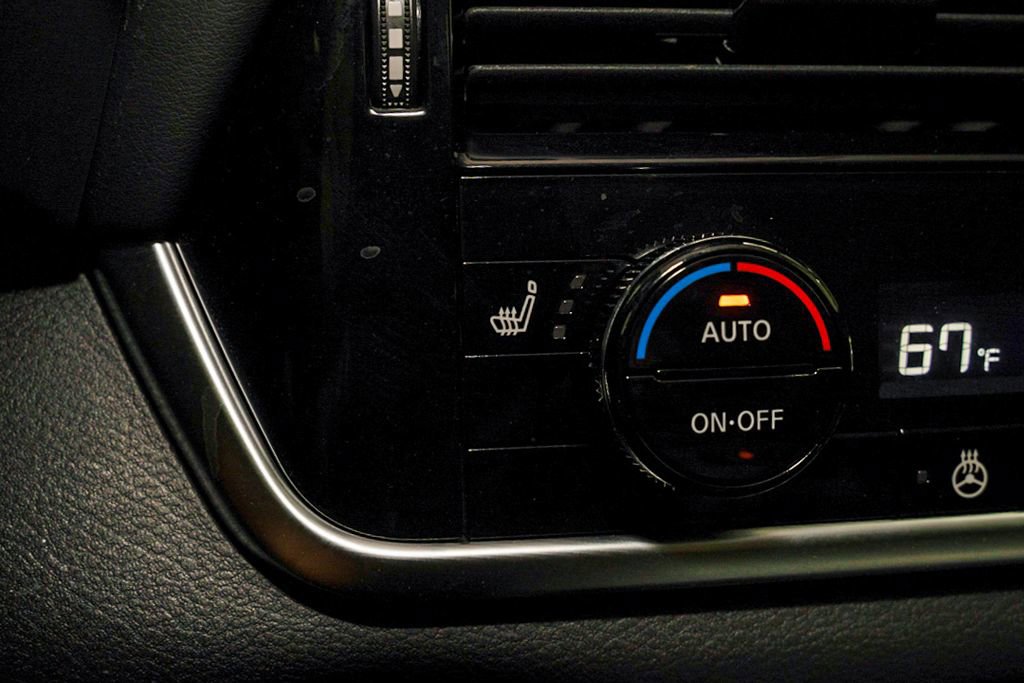 Certified 2025 Nissan Rogue SL image 16