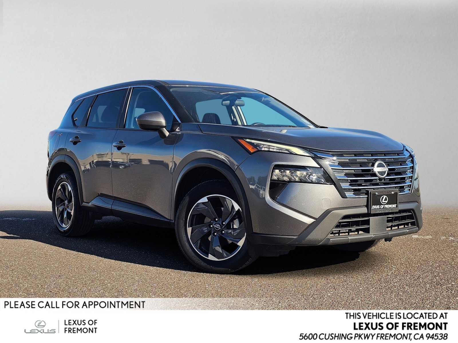 Used 2024 Nissan Rogue SV FWD image 1