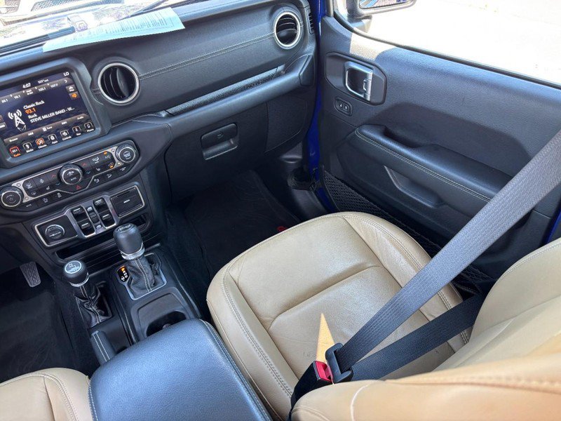 Used 2018 Jeep Wrangler Unlimited Sahara AWD/4WD image 14
