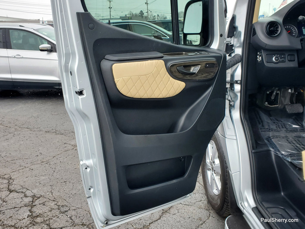 Used 2021 Mercedes-Benz Sprinter 2500 image 49