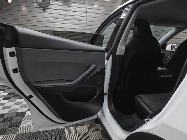 Used 2026 Tesla Model Y 2WD image 29