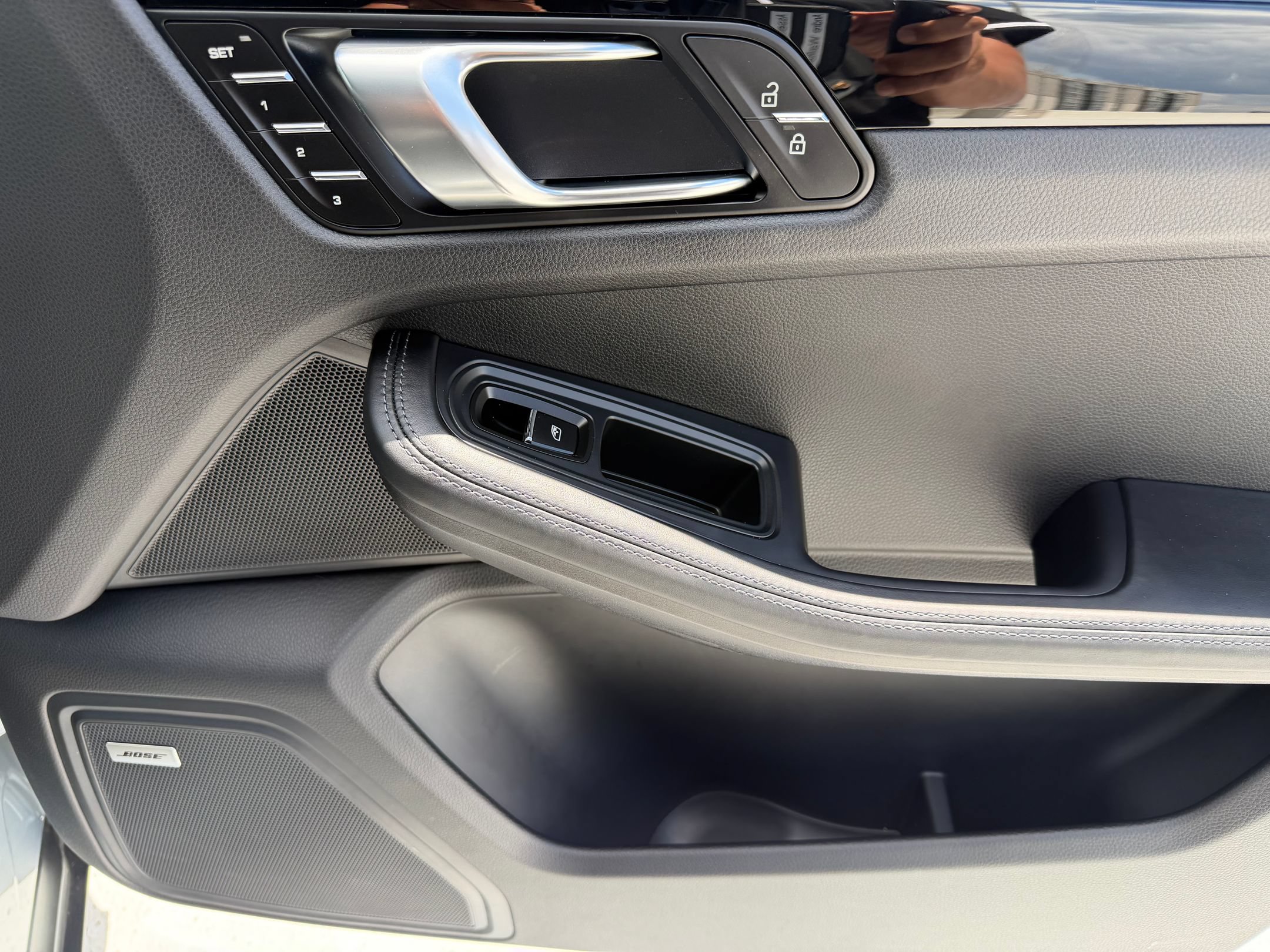 Certified 2026 Porsche Macan AWD/4WD image 17