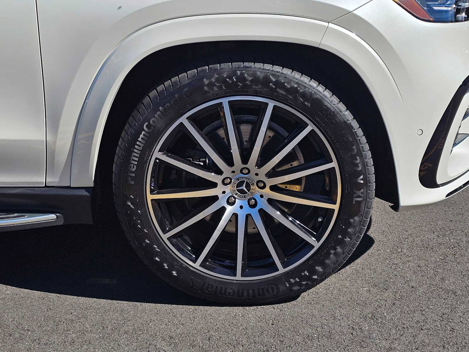 Used 2024 Mercedes-Benz GLS 580 4MATIC image 9