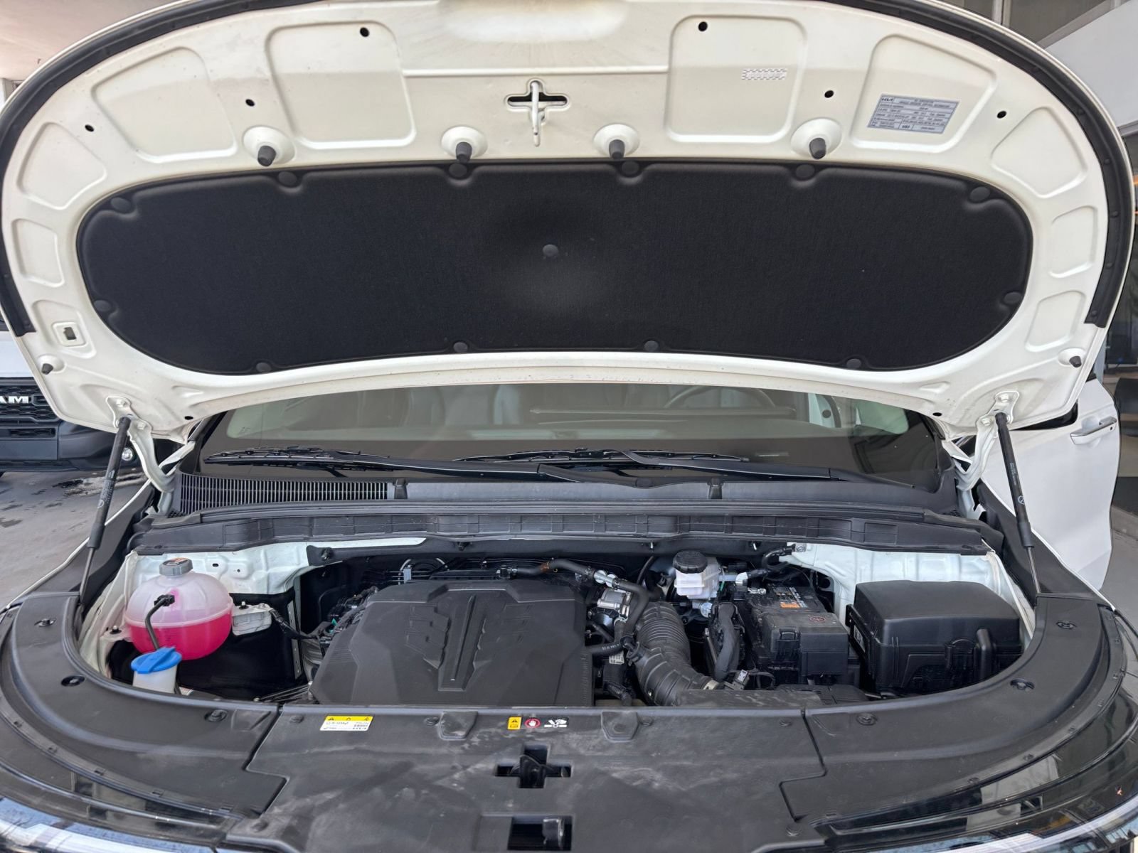 Used 2026 Kia Carnival FWD image 34