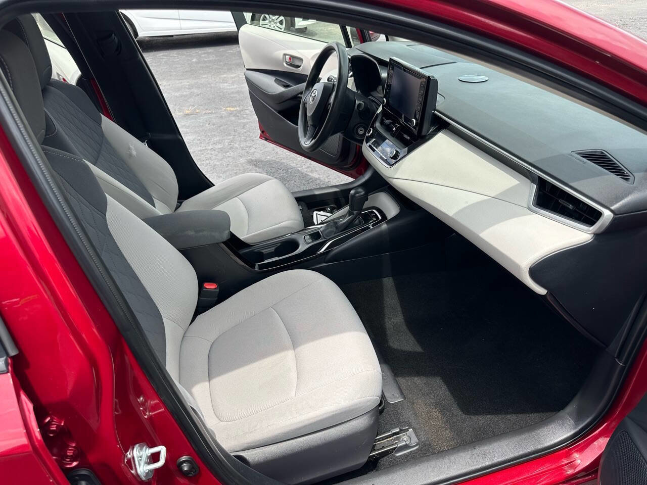 Used 2022 Toyota Corolla LE image 15