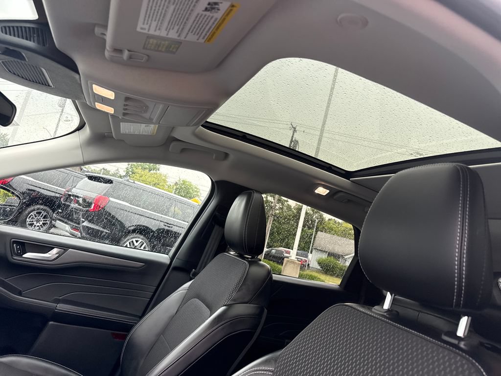 Used 2025 Ford Escape SE FWD image 23