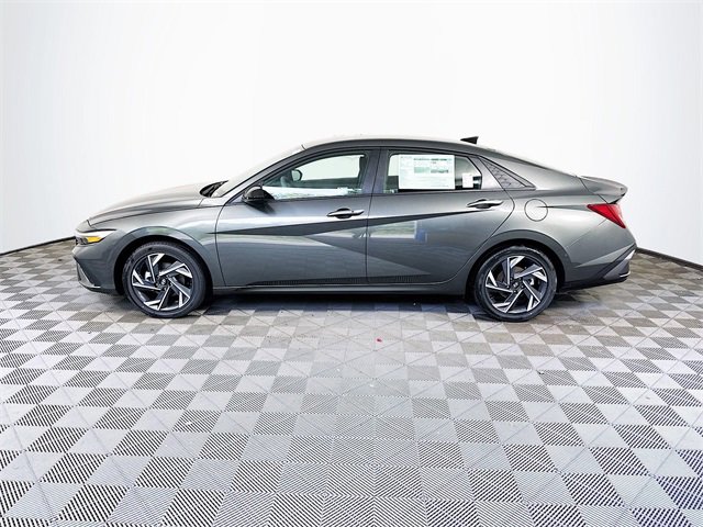 New 2025 Hyundai Elantra SEL image 4