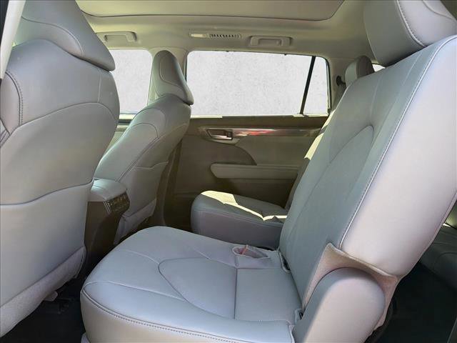 New 2026 Toyota Highlander Platinum AWD/4WD image 20