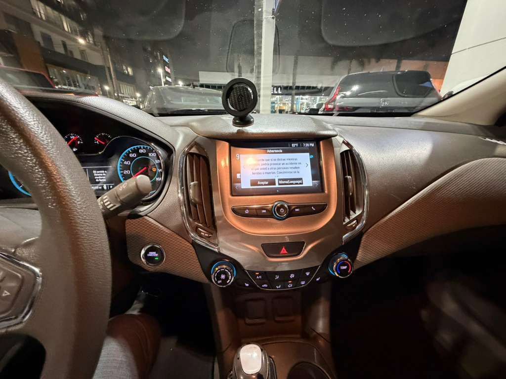 Used 2017 Chevrolet Cruze LT w/ Convenience Package image 16