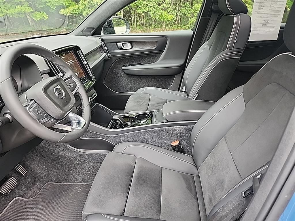 Certified 2023 Volvo C40 P8 Recharge Plus w/ Climate Package AWD/4WD image 28