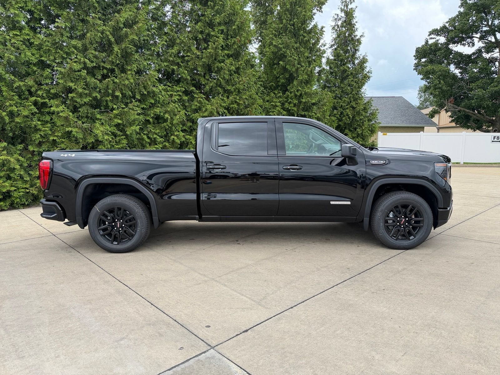 New 2026 GMC Sierra 1500 Elevation w/ Preferred Package AWD/4WD image 30