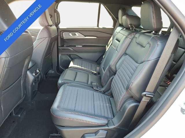 Used 2026 Ford Explorer ST-Line w/ ST-Line Street Pack AWD/4WD image 7