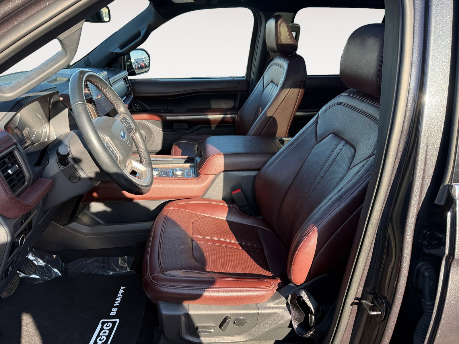 Used 2024 Ford Expedition Limited image 10