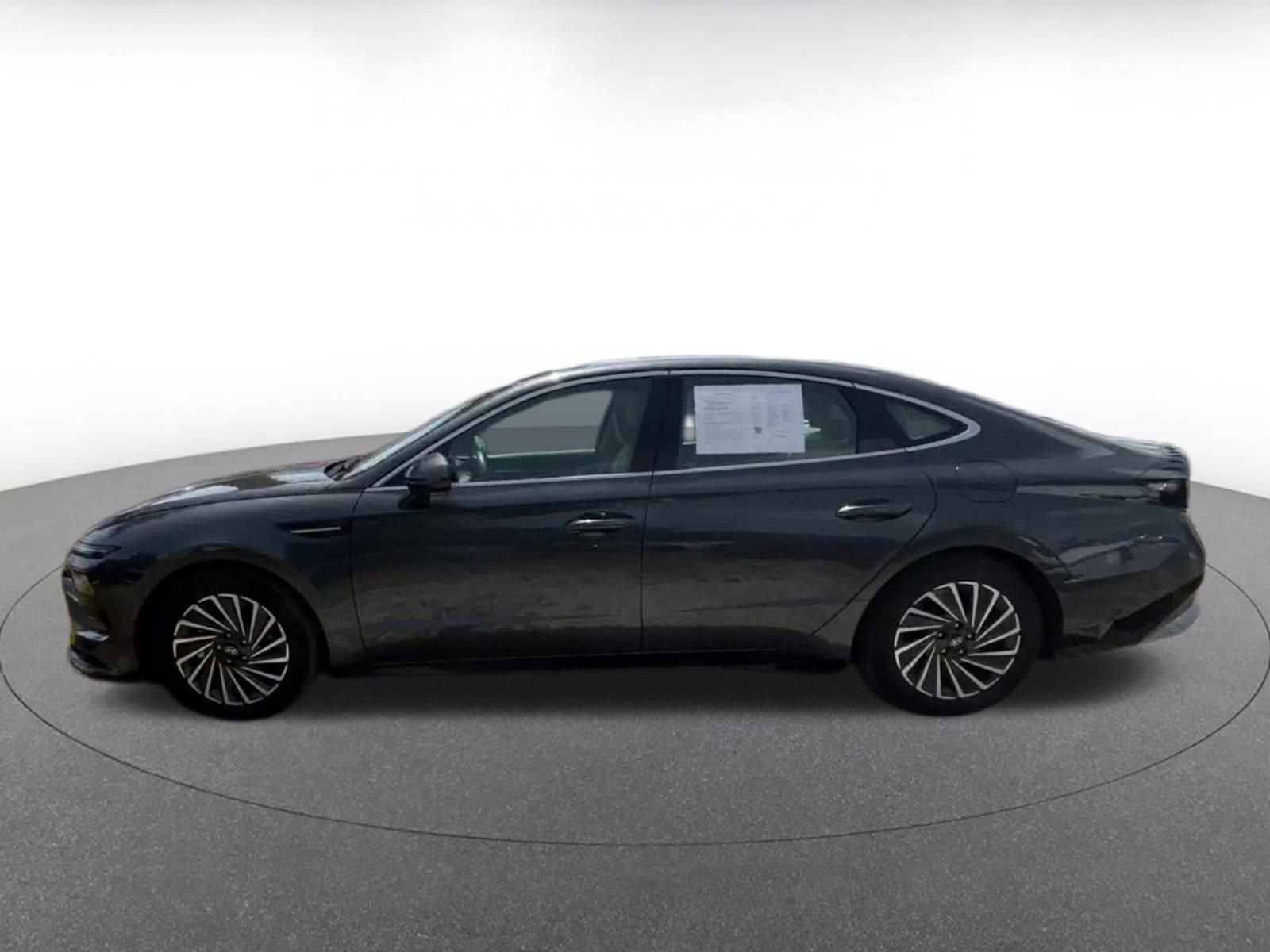 Used 2025 Hyundai Sonata SEL FWD image 9