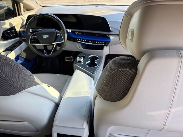 Used 2025 Cadillac Optiq Luxury 1 w/ LPO, Floor Liner Package AWD/4WD image 25