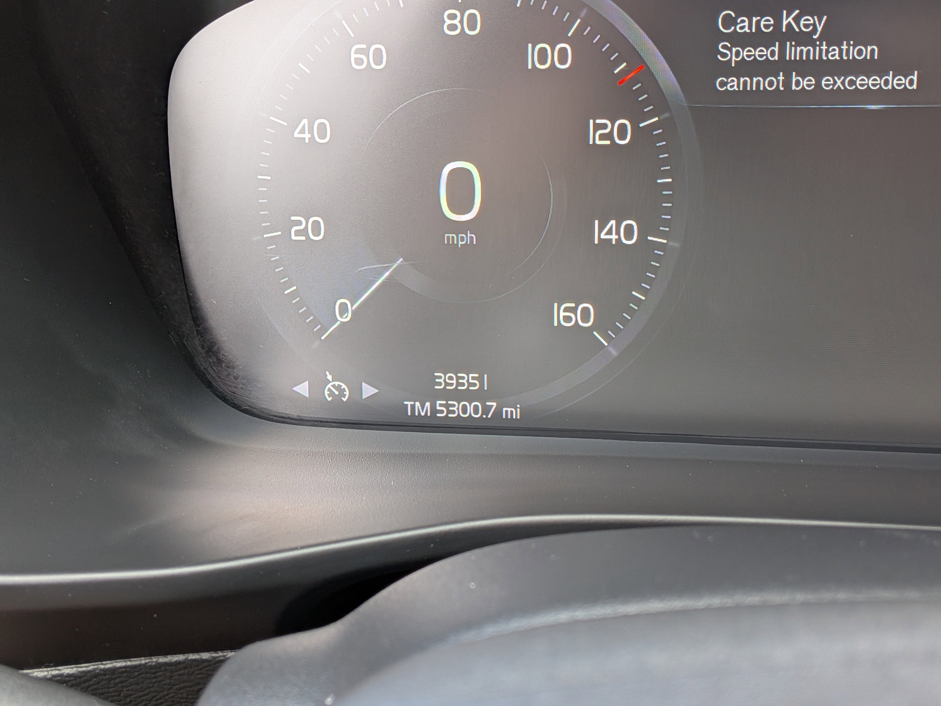 Used 2021 Volvo XC40 T4 R-Design w/ Protection Package Premier image 28