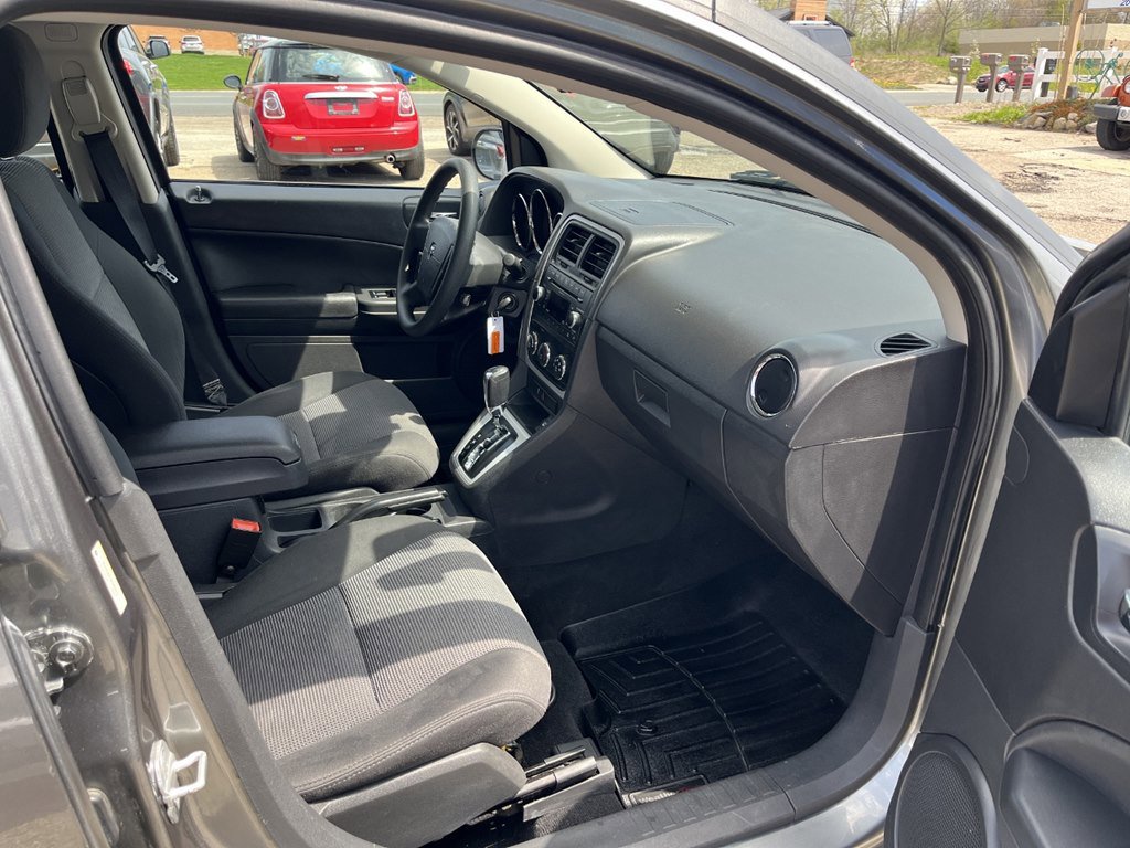 Used 2011 Dodge Caliber Mainstreet image 9