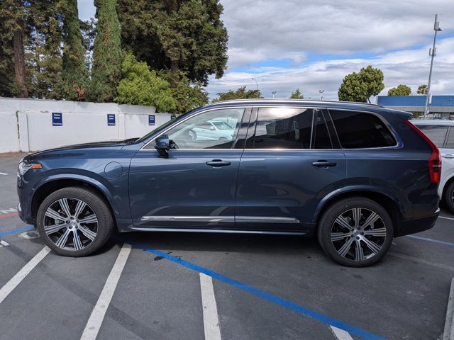 Used 2023 Volvo XC90 T8 Plus w/ Protection Package Premier image 9