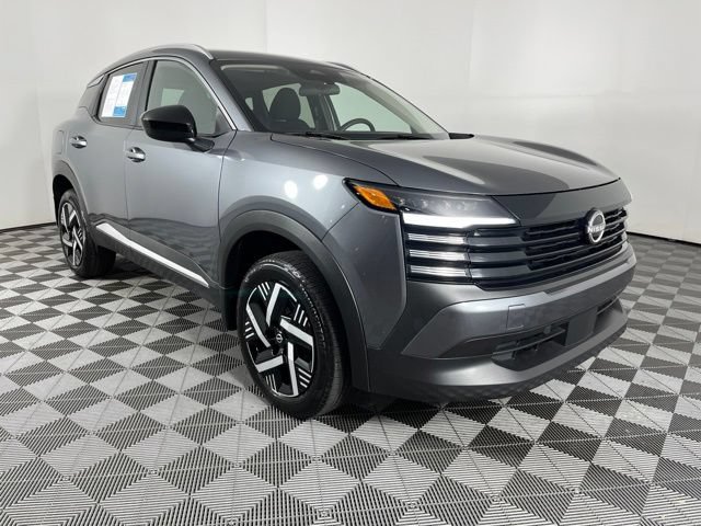 Used 2026 Nissan Kicks SV FWD image 3