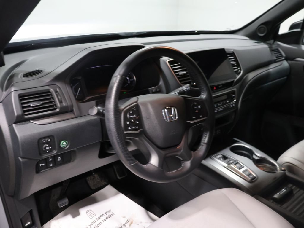 Used 2023 Honda Passport EX-L image 16