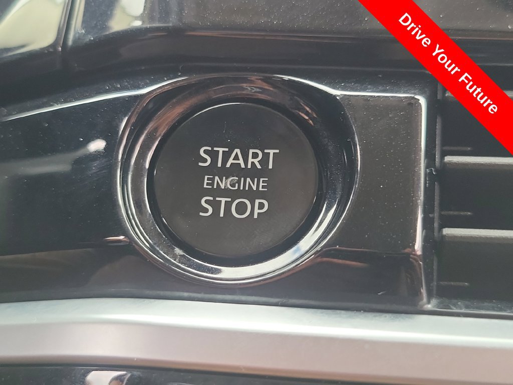 Used 2025 Nissan Pathfinder Platinum FWD image 9