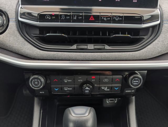 Used 2022 Jeep Compass Latitude w/ Convenience Group image 24