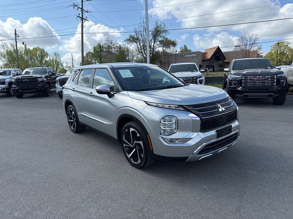 Used 2022 Mitsubishi Outlander SE image 7