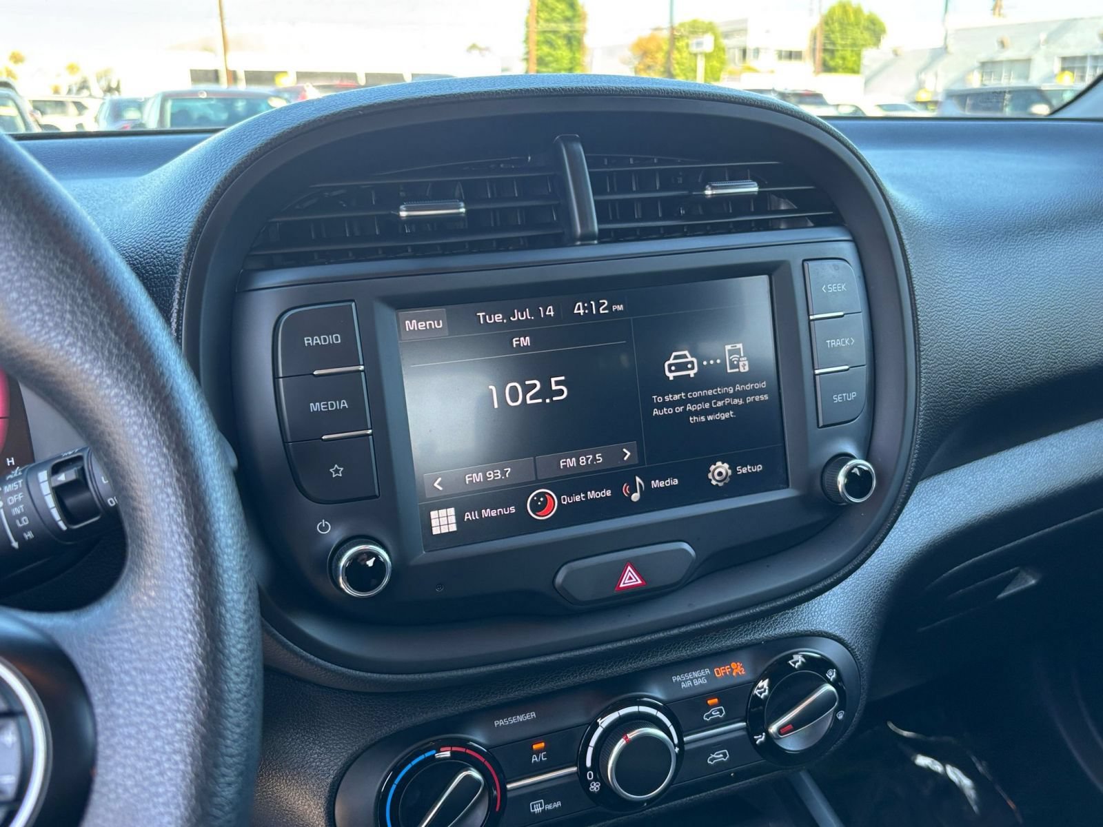 Used 2025 Kia Soul LX w/ LX Technology Package FWD image 20