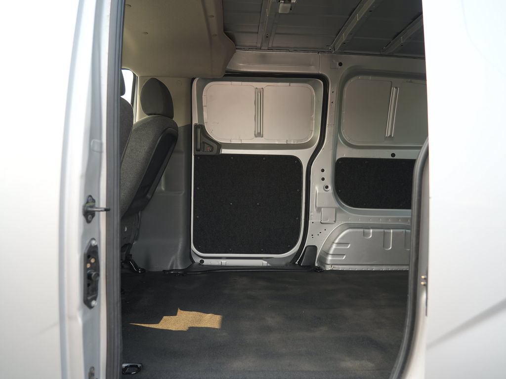 Used 2017 Chevrolet City Express LT w/ Technology Package FWD image 18