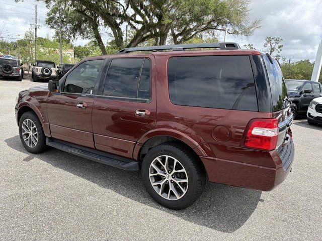Used 2017 Ford Expedition XLT w/ Equipment Group 202A RWD image 4