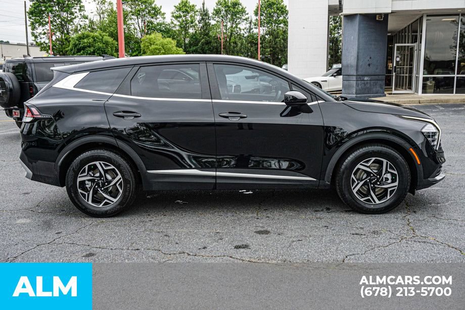 Used 2025 Kia Sportage LX FWD image 9