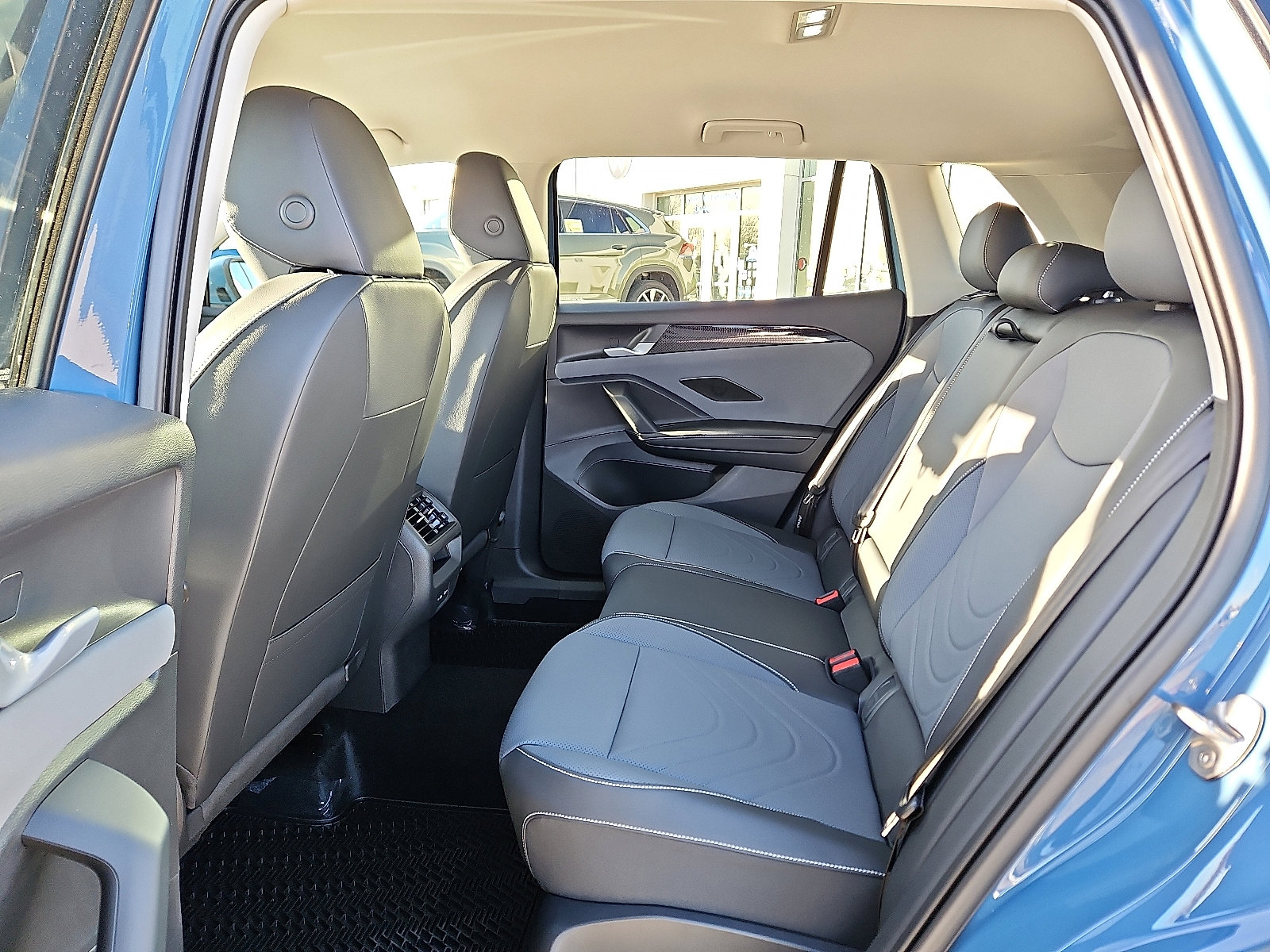 New 2026 Volkswagen Tiguan SE image 10