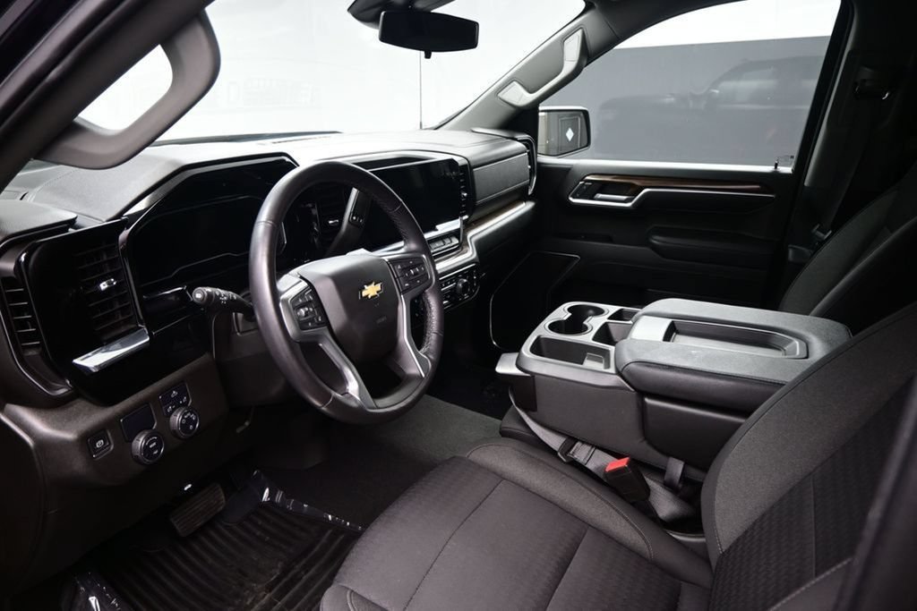 Used 2022 Chevrolet Silverado 1500 LT RWD image 8