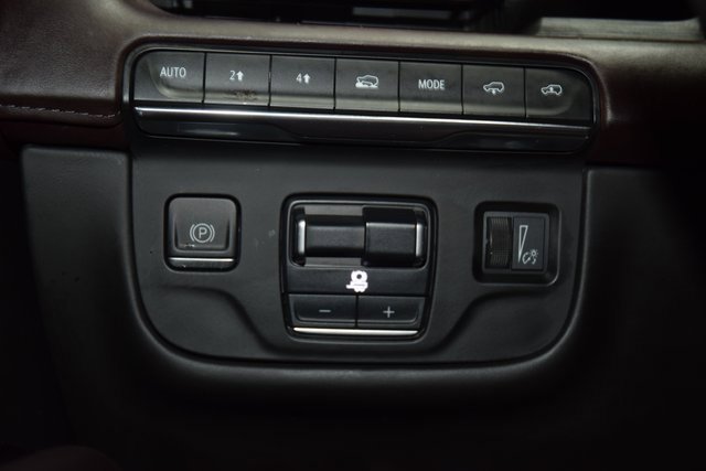 Used 2023 Cadillac Escalade Sport Platinum w/ LPO, ONYX Package image 34