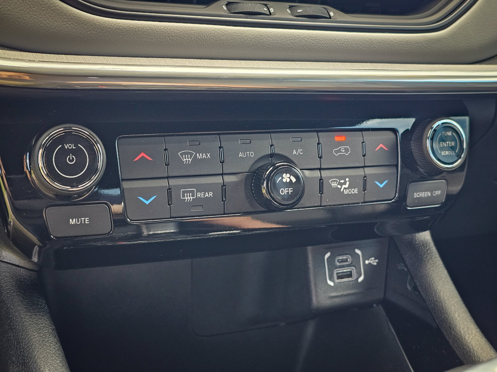 Used 2023 Jeep Compass Limited AWD/4WD image 26