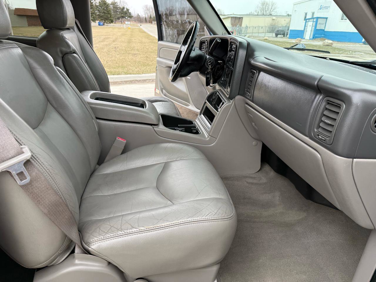 Used 2005 Chevrolet Avalanche Z71 w/ Sun And Sound Package image 27