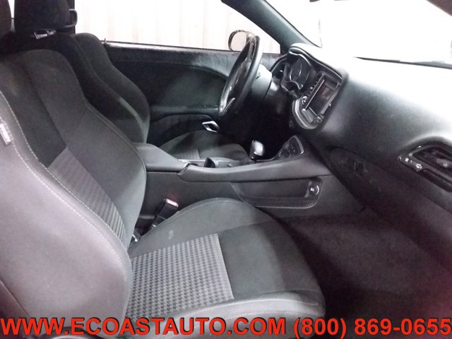 Used 2019 Dodge Challenger R/T RWD image 13