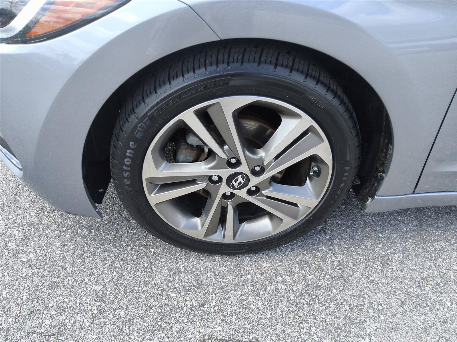 Used 2017 Hyundai Elantra Limited w/ Limited Tech Package 04 FWD image 9