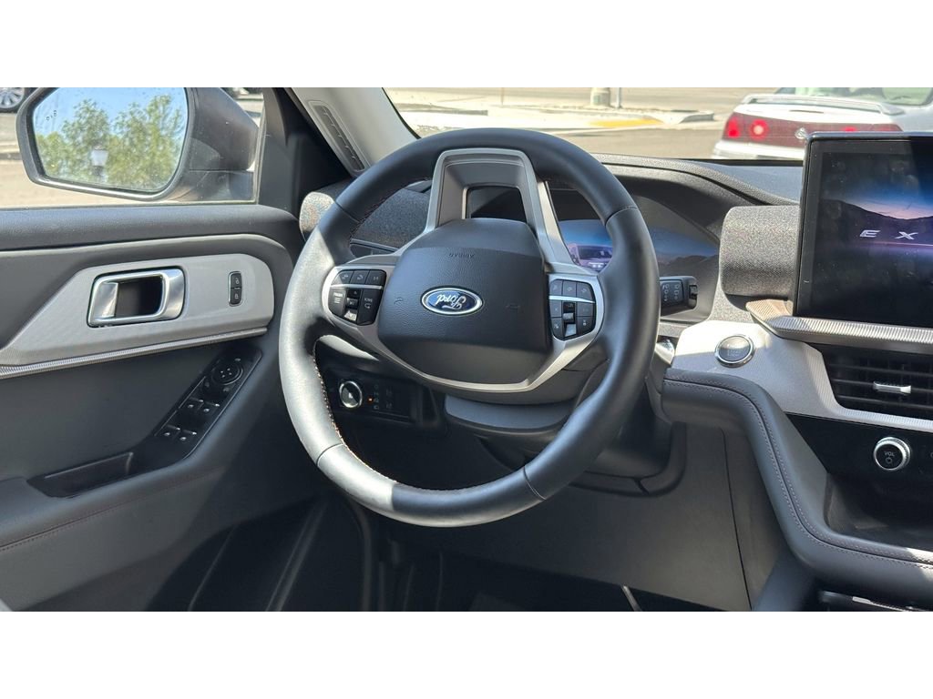 Used 2025 Ford Explorer Active w/ Active Comfort Package image 15