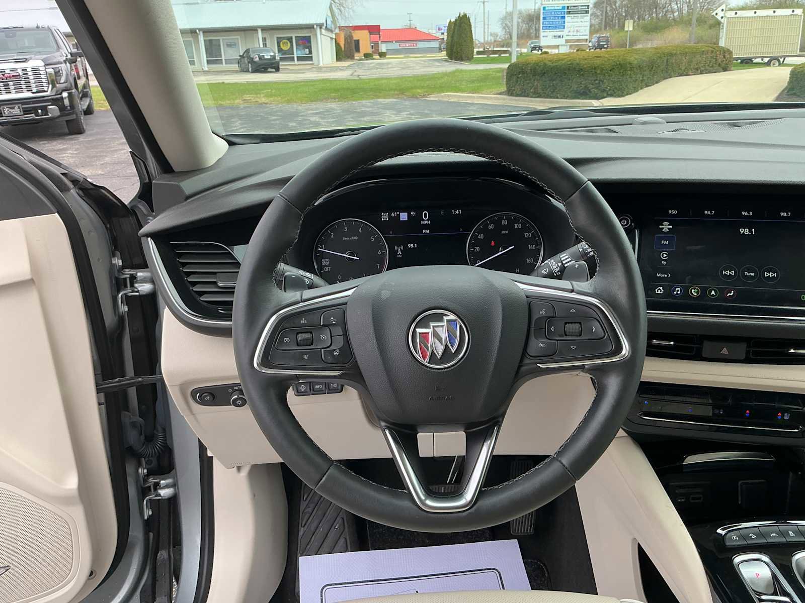 Used 2023 Buick Envision Avenir image 8