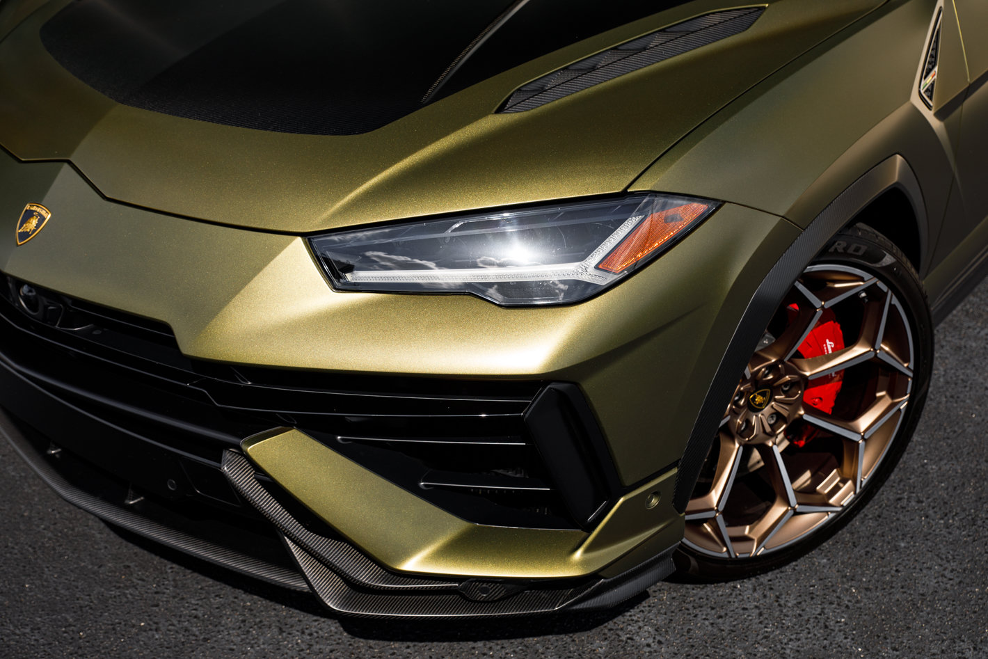 Used 2024 Lamborghini Urus Performante AWD/4WD image 6