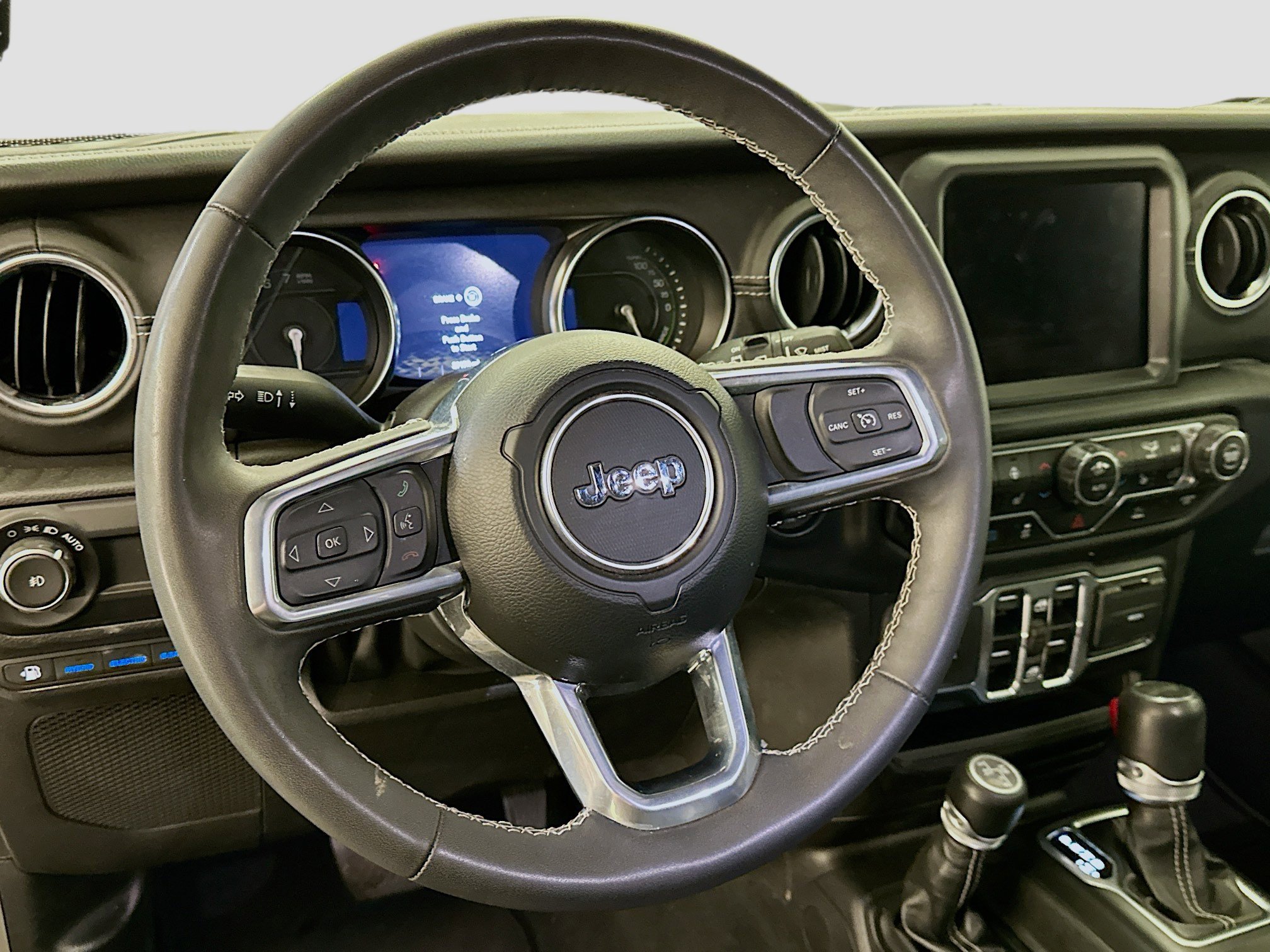 Used 2023 Jeep Wrangler Sahara w/ Cold Weather Group image 18